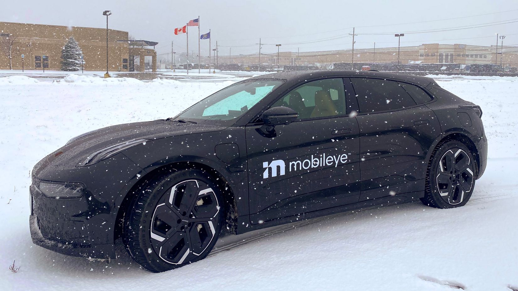 A Zeekr 001 with Mobileye SuperVision testing our camera-only self-driving system in the snow in Detroit.