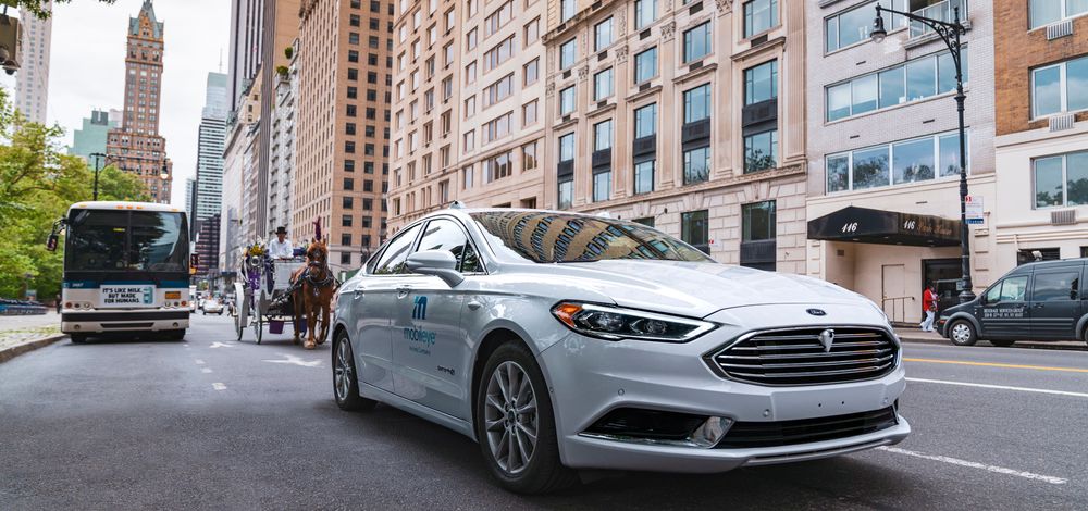 A self-driving vehicle from Mobileye’s autonomous test fleet navigates the streets of Manhattan in June 2021.