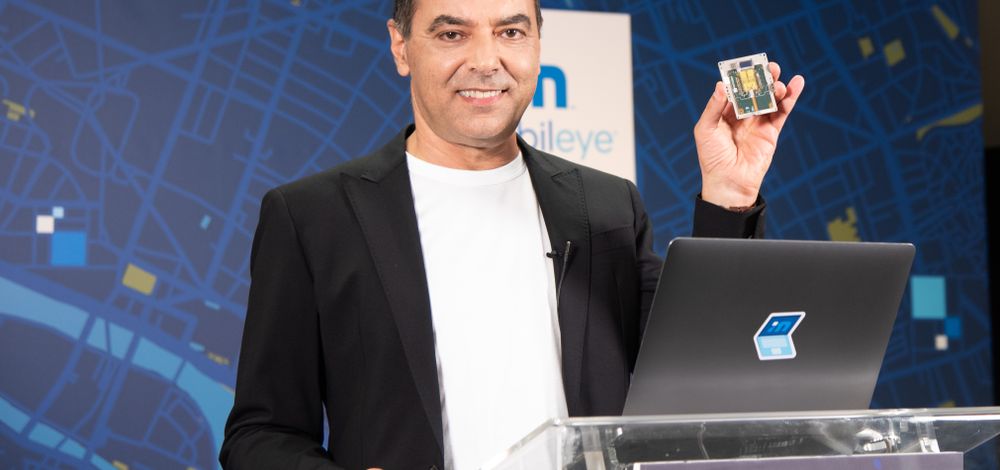 Mobileye CEO Prof. Amnon Shashua shows off a new silicon photonics lidar SoC that will deliver frequency-modulated continuous wave (FMCW) lidar on a chip for autonomous vehicles beginning in 2025.