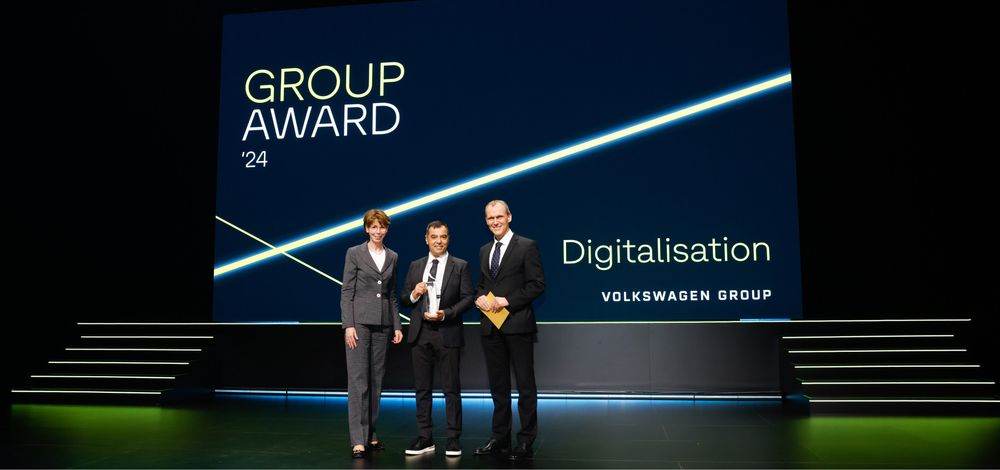 Mobileye accepts Volkswagen Group's 2024 award for supplier excellence in Digitalization category.