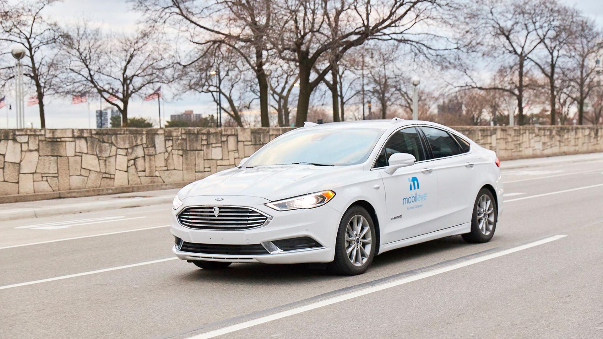 A self-driving vehicle from Mobileye's autonomous test fleet navigates the streets of Detroit. (Credit: Mobileye)